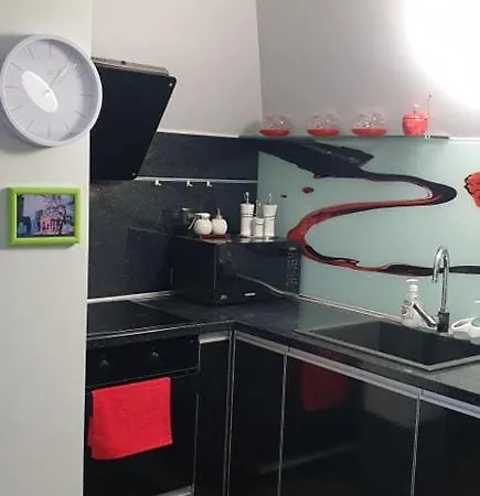 Apartament Удобен, Приятен, Слънчев Апартамент В Широкия Център На Варна.