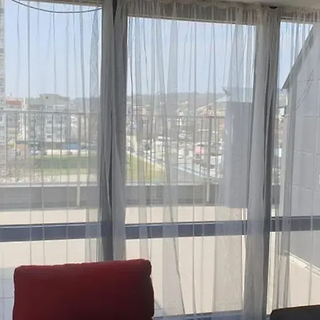 Удобен, Приятен, Слънчев Апартамент В Широкия Център На Варна. Apartament Warna
